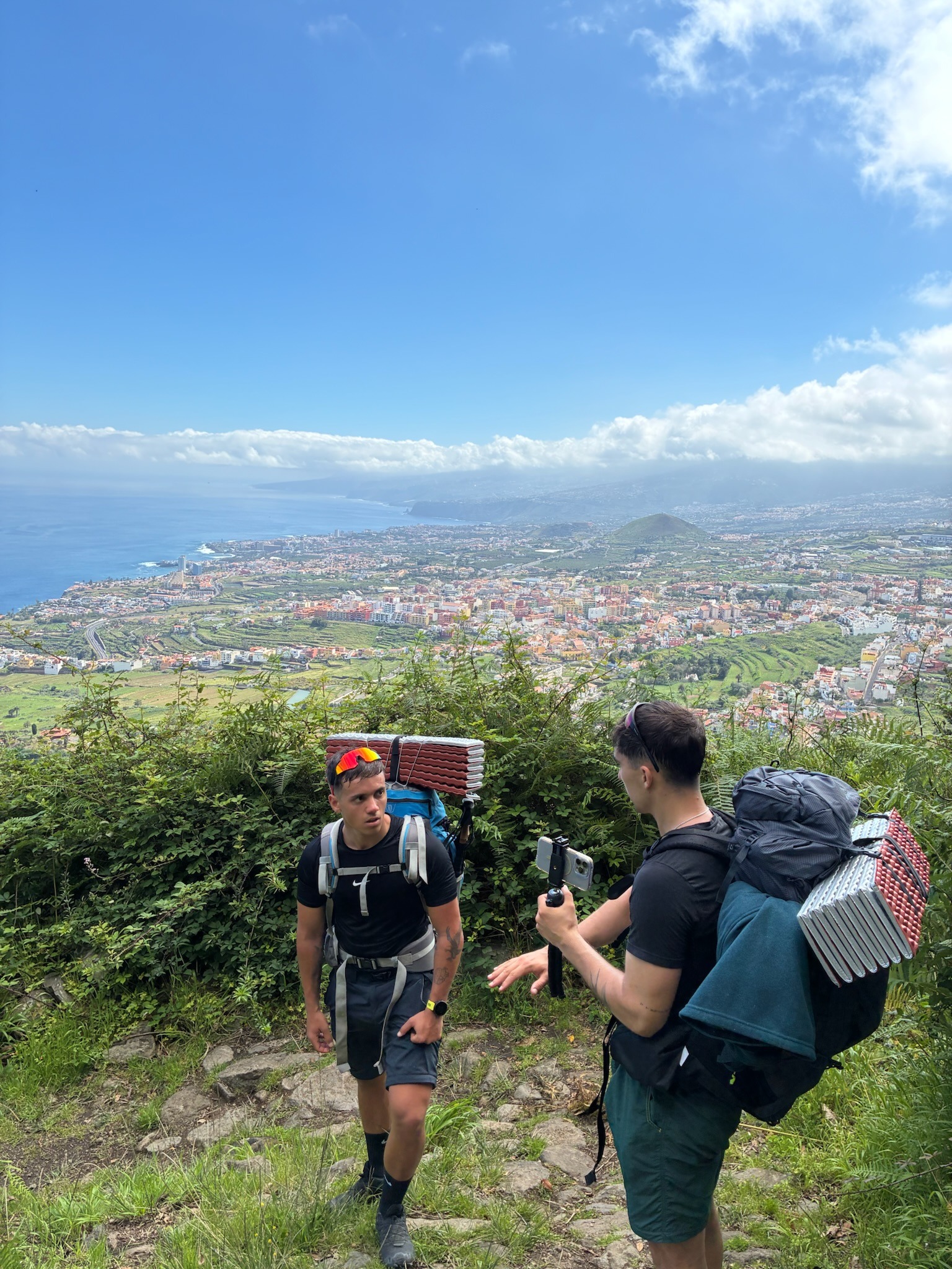 El rodaje de la Ruta 0-4-0 sobre la costa de Tenerife
